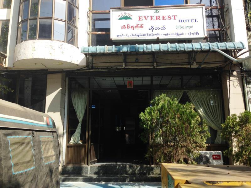 Everest Hotel 양곤 외부 사진