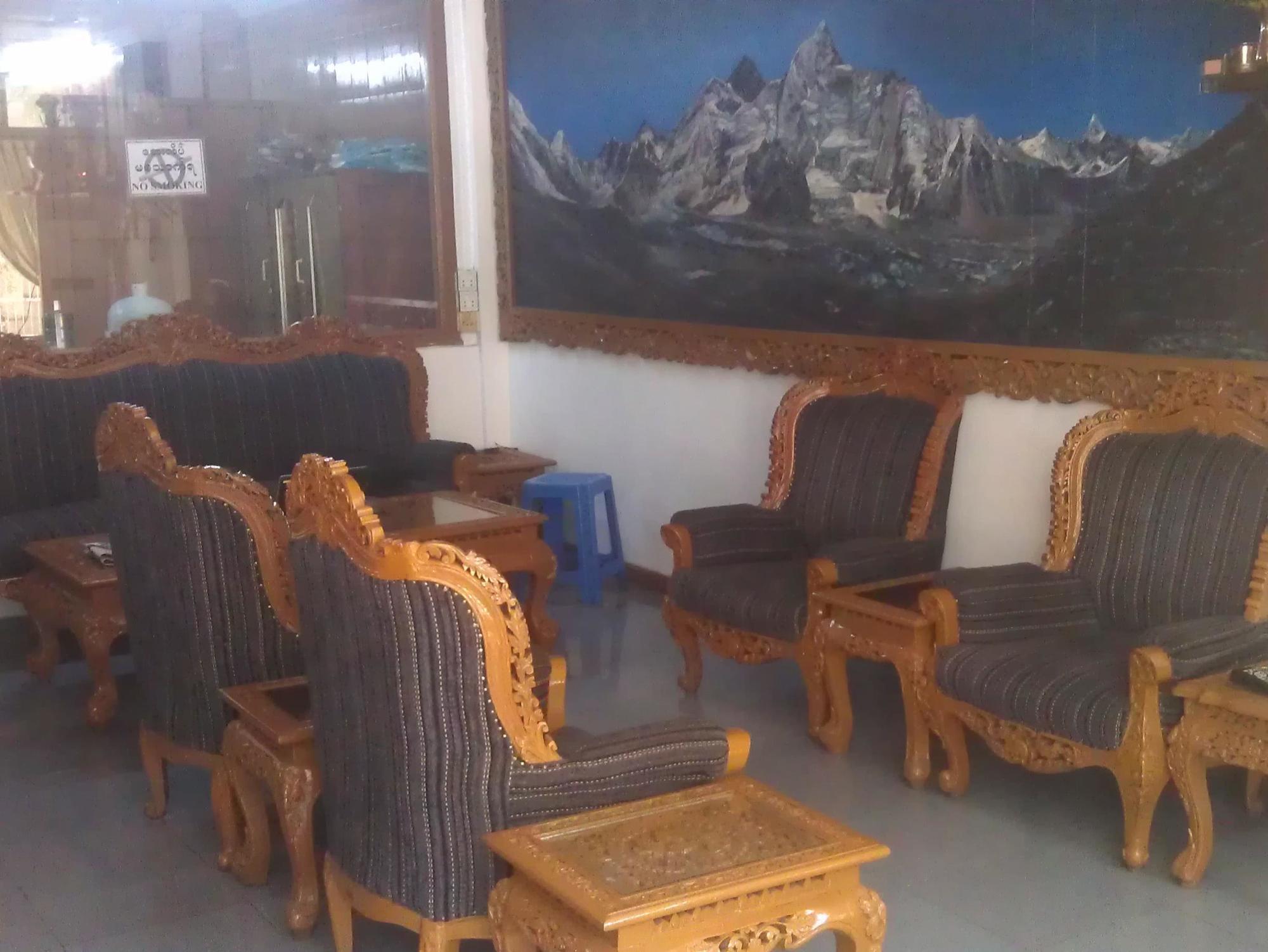 Everest Hotel 양곤 외부 사진