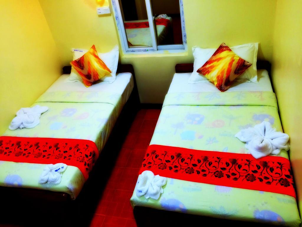 Everest Hotel 양곤 외부 사진