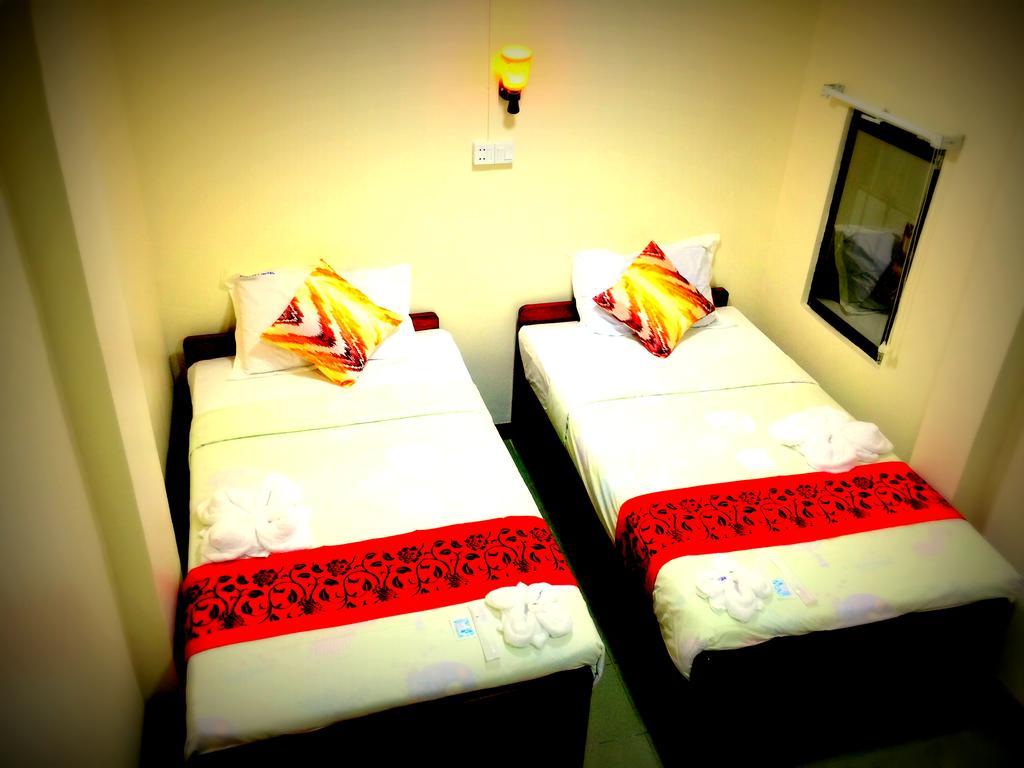 Everest Hotel 양곤 외부 사진
