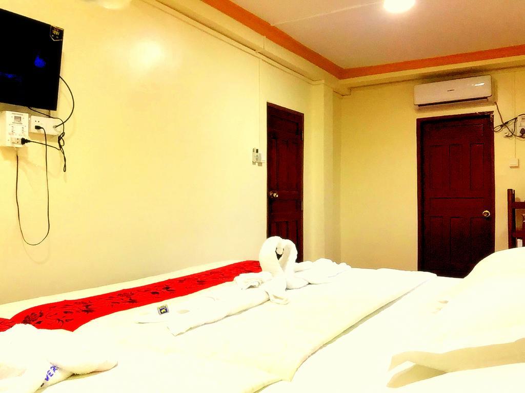 Everest Hotel 양곤 외부 사진